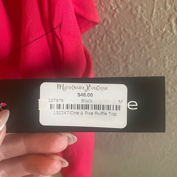 Doe & Rae Pink Ruffle sleeve Top/ size Medium/ NWT - Picture 4 of 5